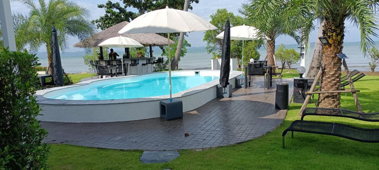 Beachfront Pool Villa And Apartment Csang-sziget Kültér fotó