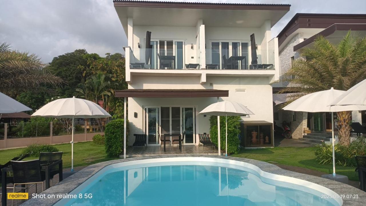 Beachfront Pool Villa And Apartment Csang-sziget Kültér fotó